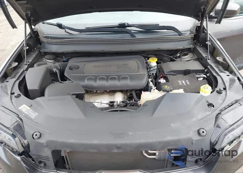 2019 Jeep Cherokee Latitude Plus 4X4 z USA, uszkodzony, nr VIN 1C4PJMLB0KD453448